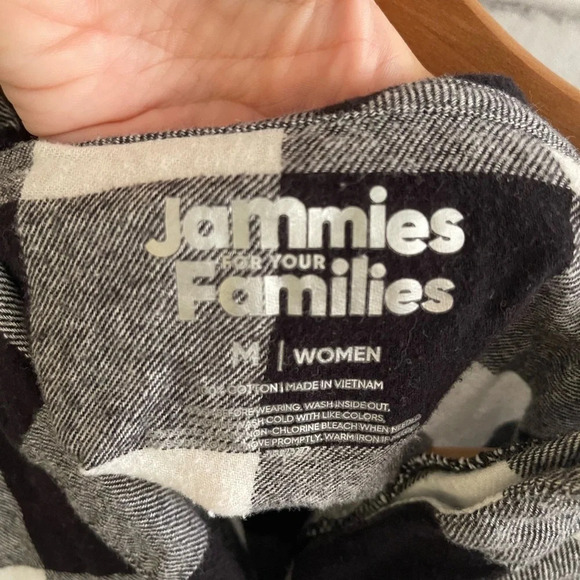 Women’s two-piece Jammie’s for Families B&W Buffalo plaid pajama set Size Medium - Picture 3 of 3